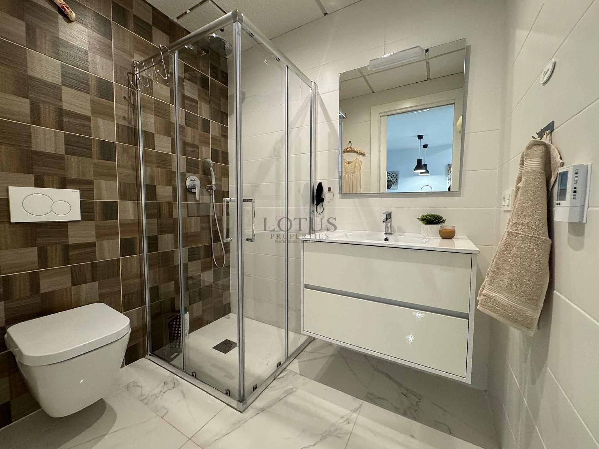 Cozy Ground Floor Bungalow with Modern Amenities in Guardamar del Segura. - Lotus Properties