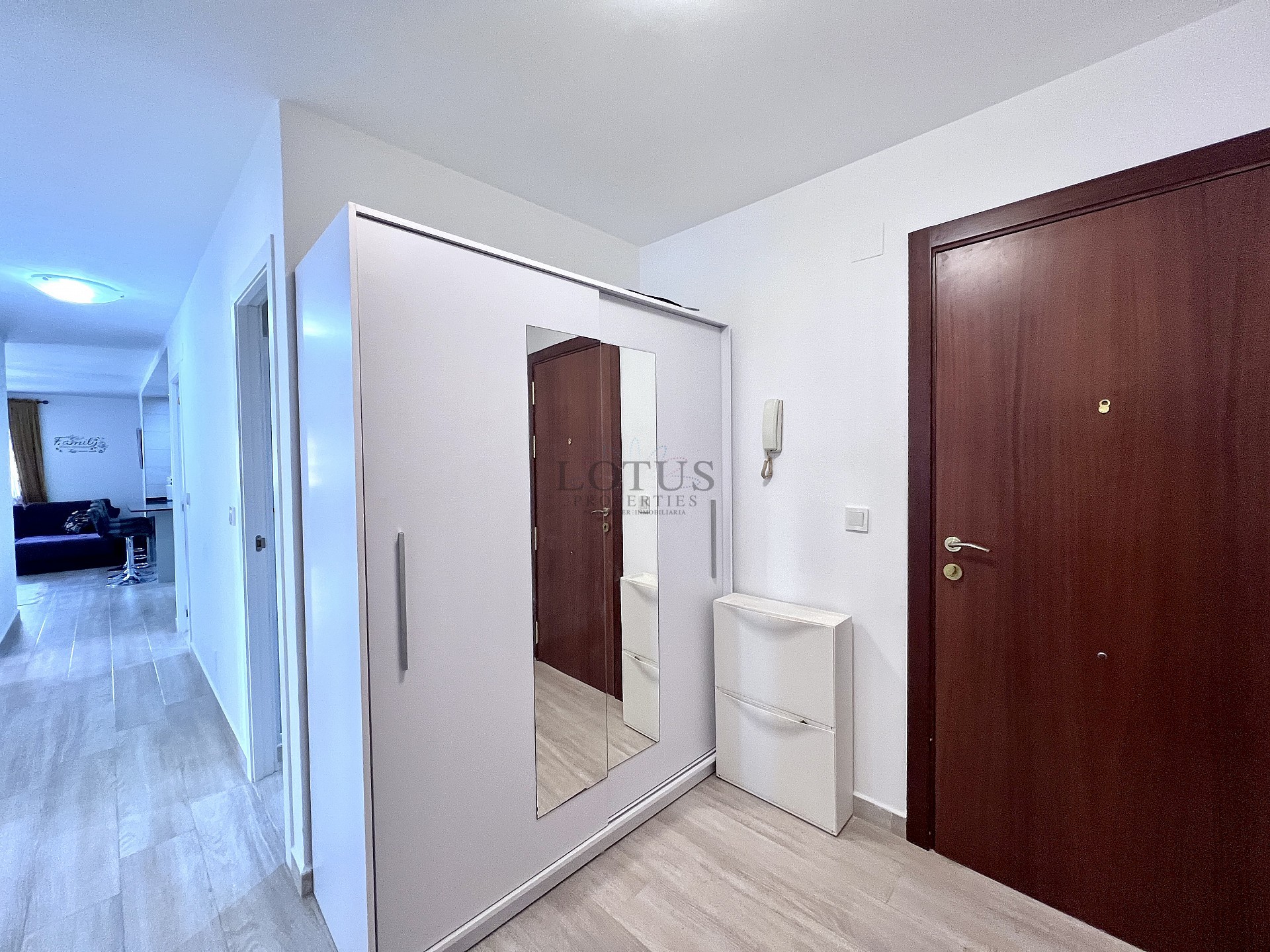 FANTÁSTICO PISO A 30 METROS DEL MAR - Lotus Properties