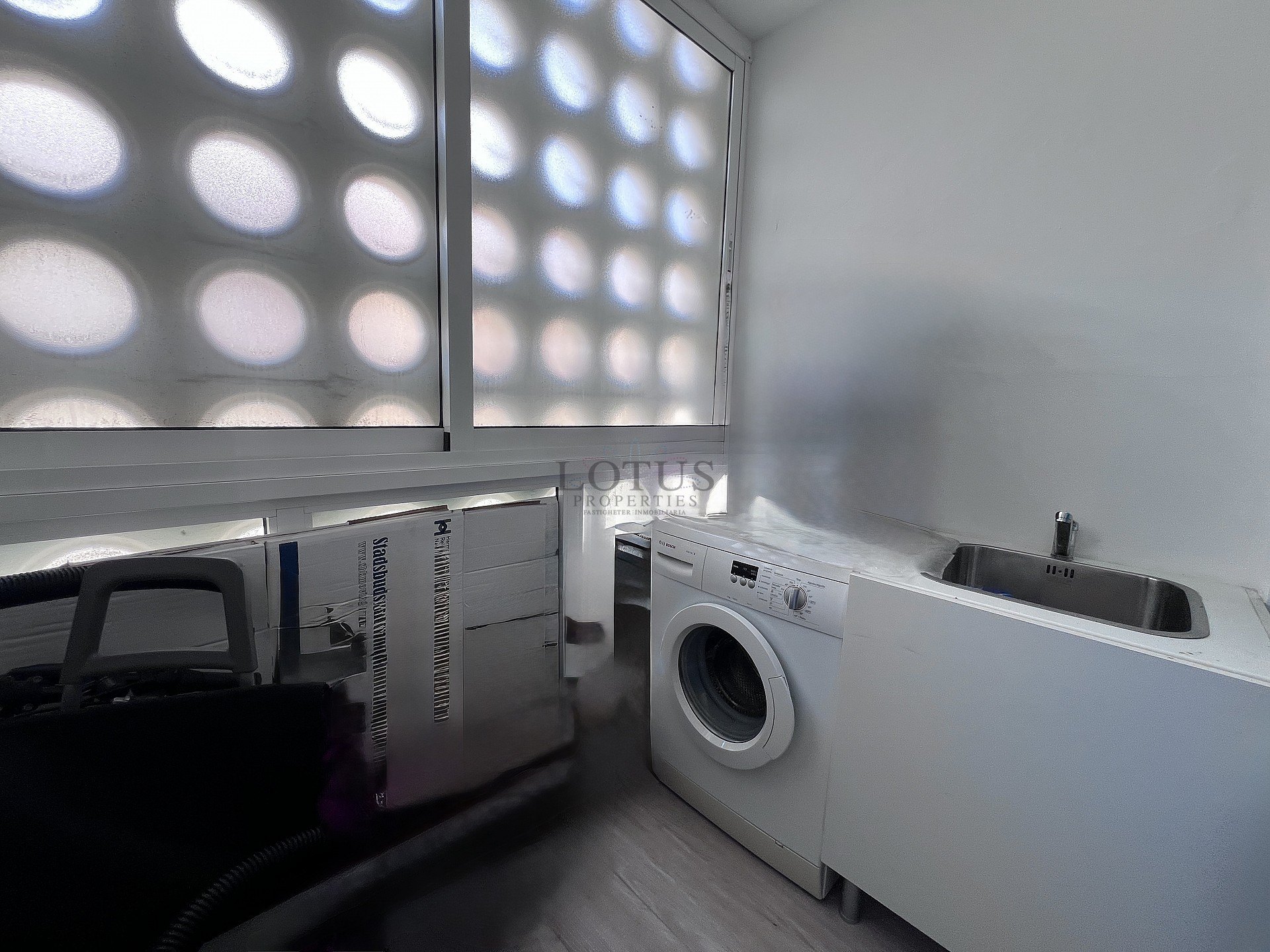 FANTÁSTICO PISO A 30 METROS DEL MAR - Lotus Properties