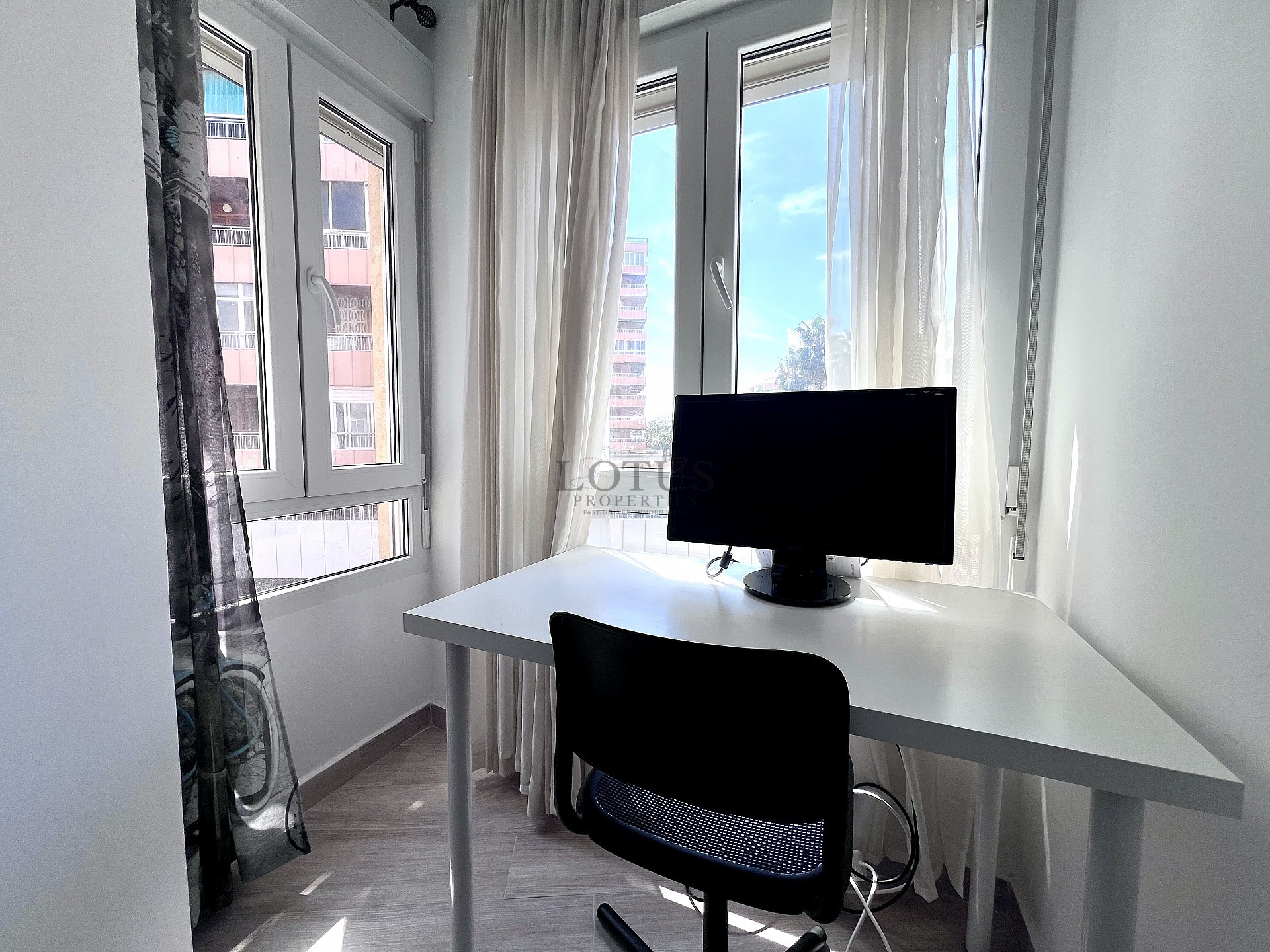 FANTÁSTICO PISO A 30 METROS DEL MAR - Lotus Properties