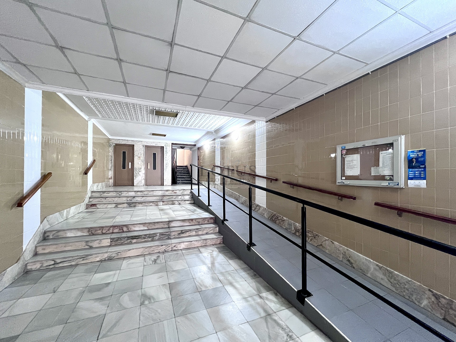 FANTÁSTICO PISO A 30 METROS DEL MAR - Lotus Properties