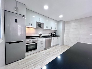 FANTÁSTICO PISO A 30 METROS DEL MAR - Lotus Properties