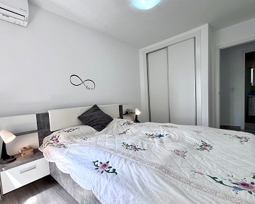 FANTÁSTICO PISO A 30 METROS DEL MAR - Lotus Properties