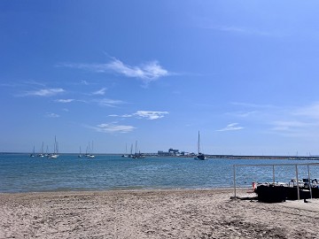 FANTÁSTICO PISO A 30 METROS DEL MAR - Lotus Properties