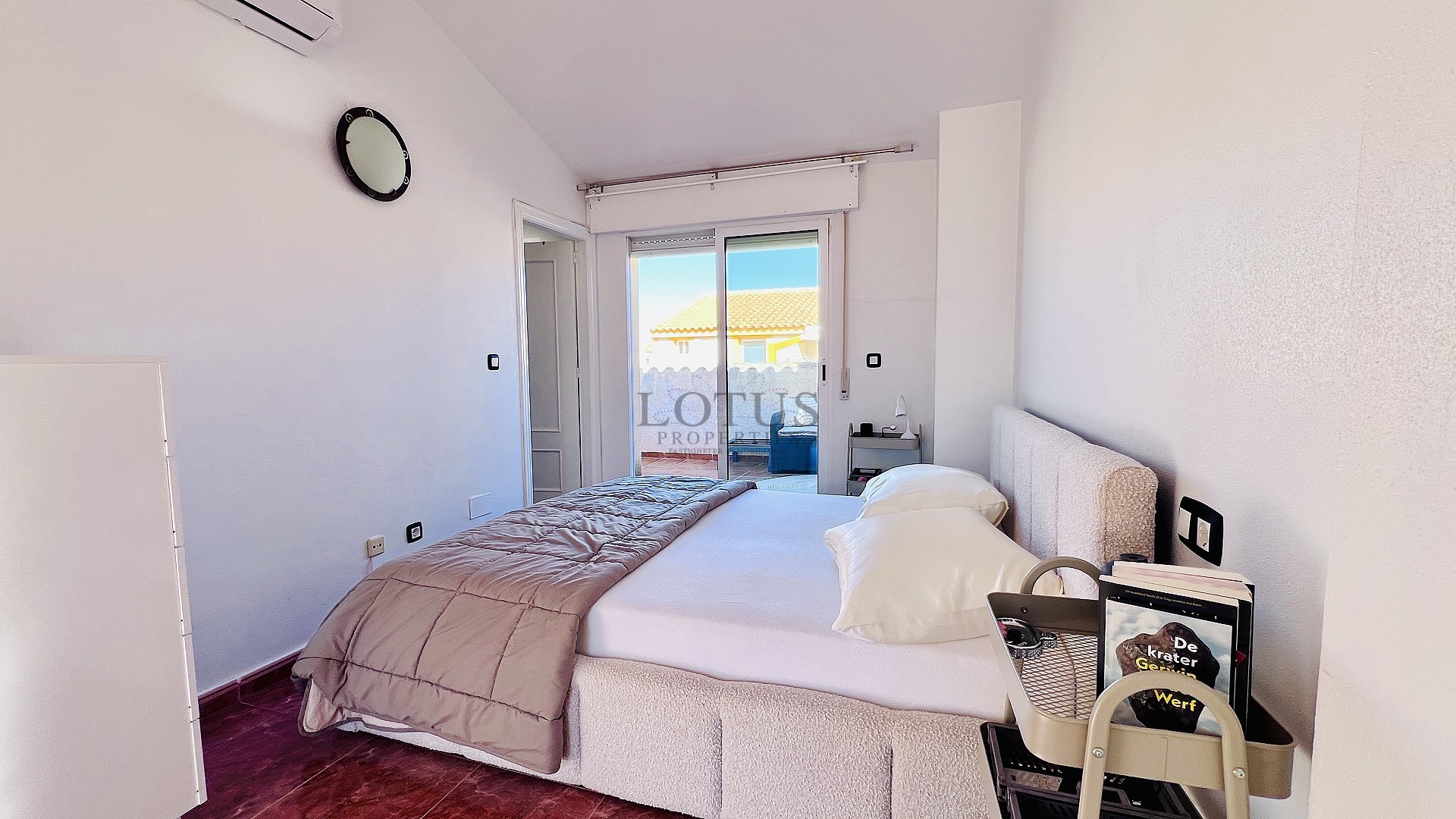 Tu hogar ideal en Villamartin! Casa adosada de tres dormitorios con piscina comunitaria y jardín en esquina - Lotus Properties