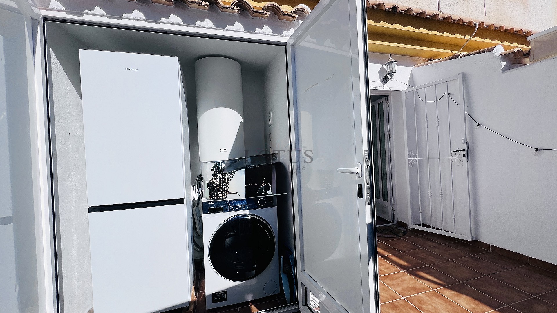 Tu hogar ideal en Villamartin! Casa adosada de tres dormitorios con piscina comunitaria y jardín en esquina - Lotus Properties