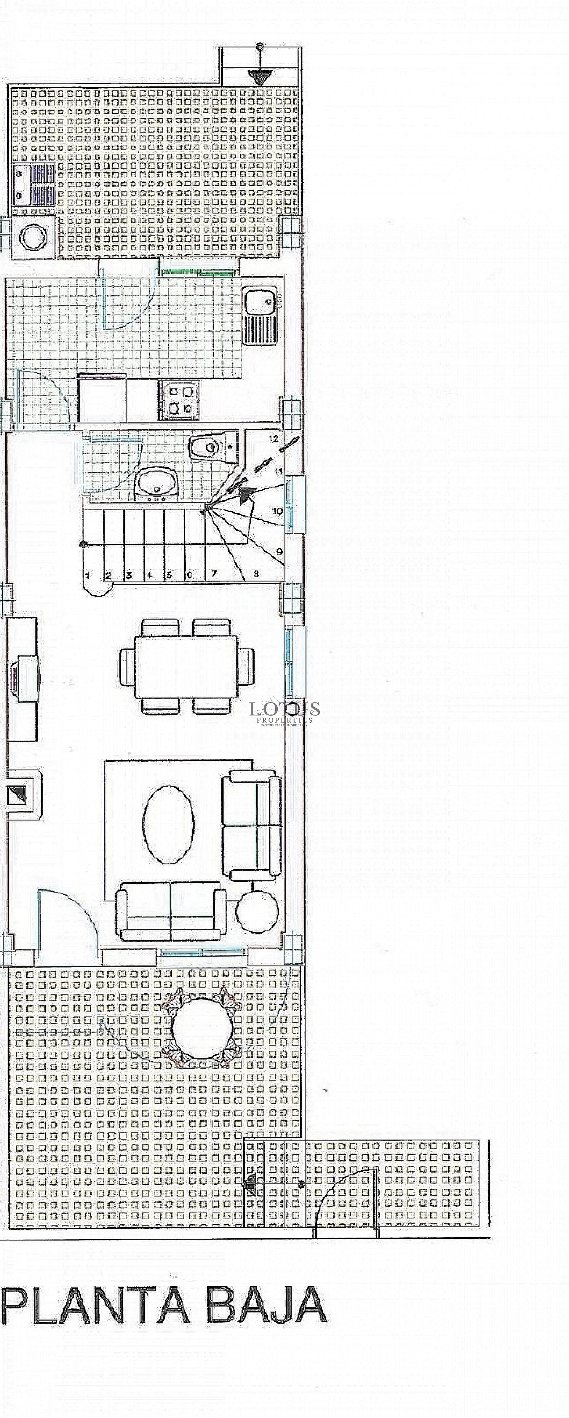 Tu hogar ideal en Villamartin! Casa adosada de tres dormitorios con piscina comunitaria y jardín en esquina - Lotus Properties