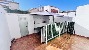 Tu hogar ideal en Villamartin! Casa adosada de tres dormitorios con piscina comunitaria y jardín en esquina - Lotus Properties