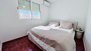 Tu hogar ideal en Villamartin! Casa adosada de tres dormitorios con piscina comunitaria y jardín en esquina - Lotus Properties