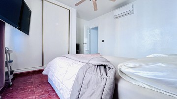 Tu hogar ideal en Villamartin! Casa adosada de tres dormitorios con piscina comunitaria y jardín en esquina - Lotus Properties