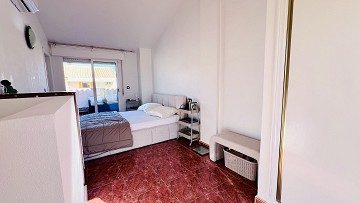Tu hogar ideal en Villamartin! Casa adosada de tres dormitorios con piscina comunitaria y jardín en esquina - Lotus Properties