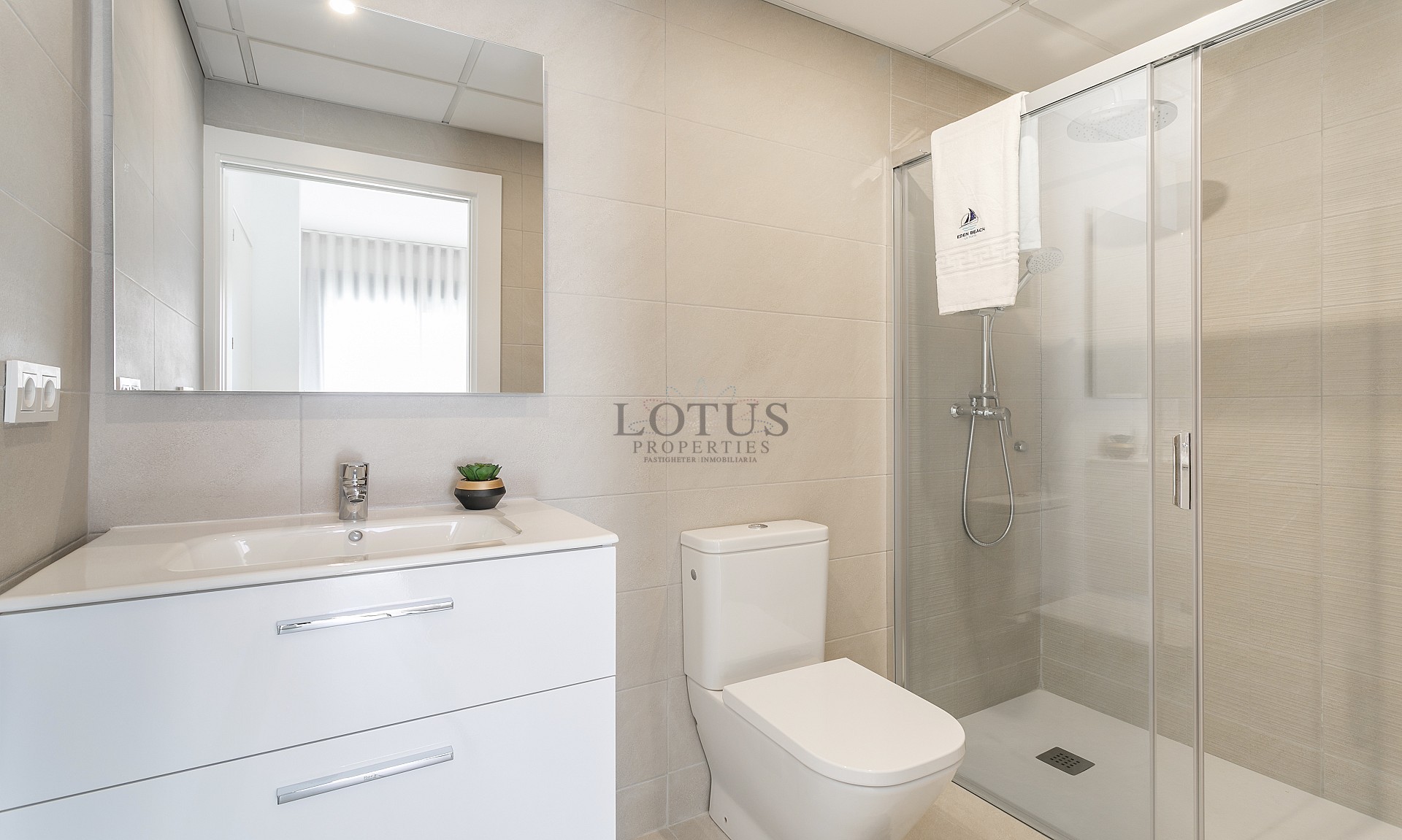 APARTAMENTOS DE LUJO DE 2 DORMITORIOS CERCA DE LA PLAYA DE LA MATA - Lotus Properties