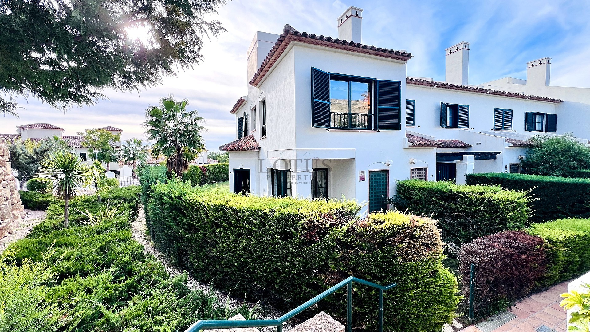 Adosado de esquina de lujo en Golf Bahía – Cerca de Benidorm, playas, golf y parques temáticos - Lotus Properties