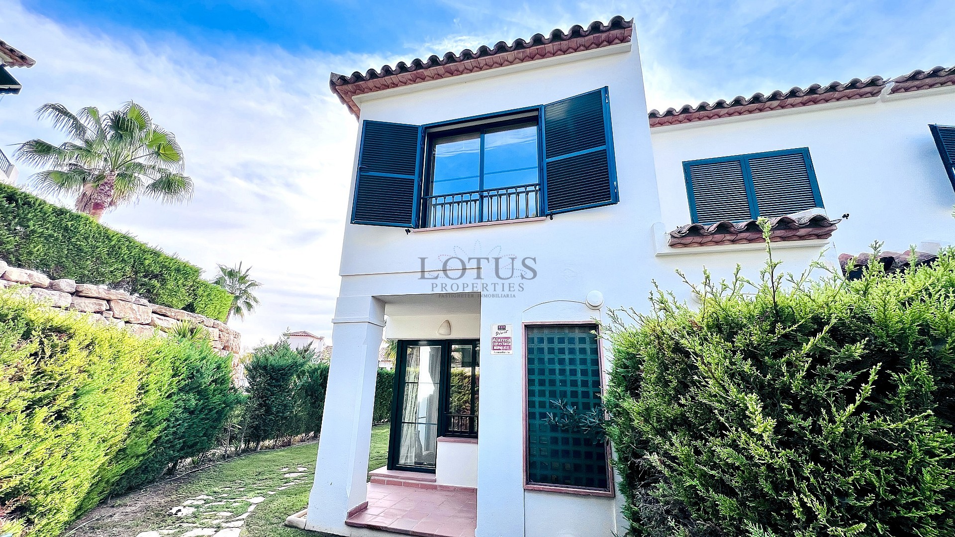 Adosado de esquina de lujo en Golf Bahía – Cerca de Benidorm, playas, golf y parques temáticos - Lotus Properties