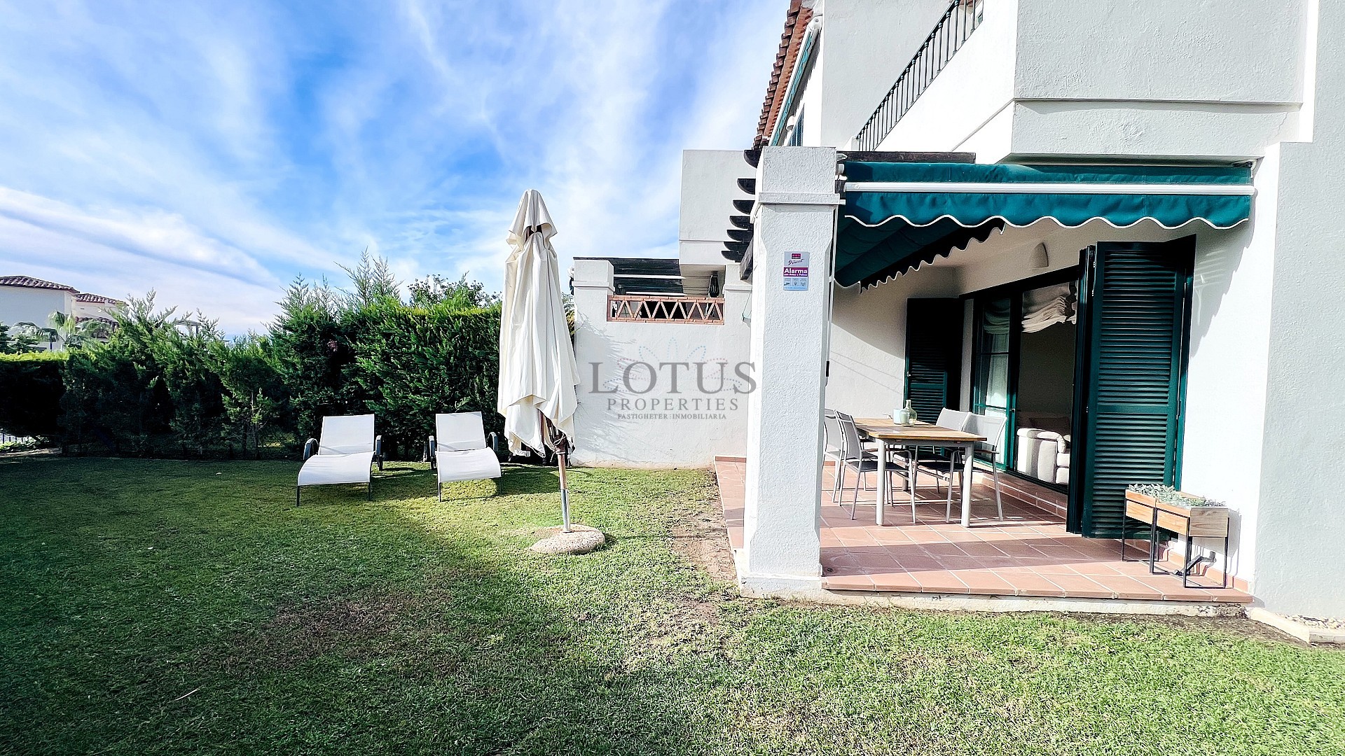 Adosado de esquina de lujo en Golf Bahía – Cerca de Benidorm, playas, golf y parques temáticos - Lotus Properties