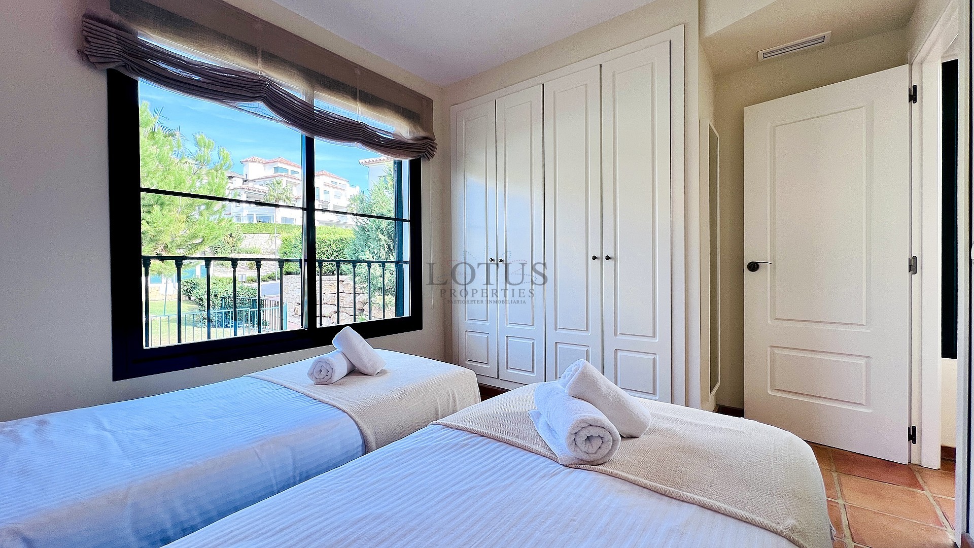 Adosado de esquina de lujo en Golf Bahía – Cerca de Benidorm, playas, golf y parques temáticos - Lotus Properties