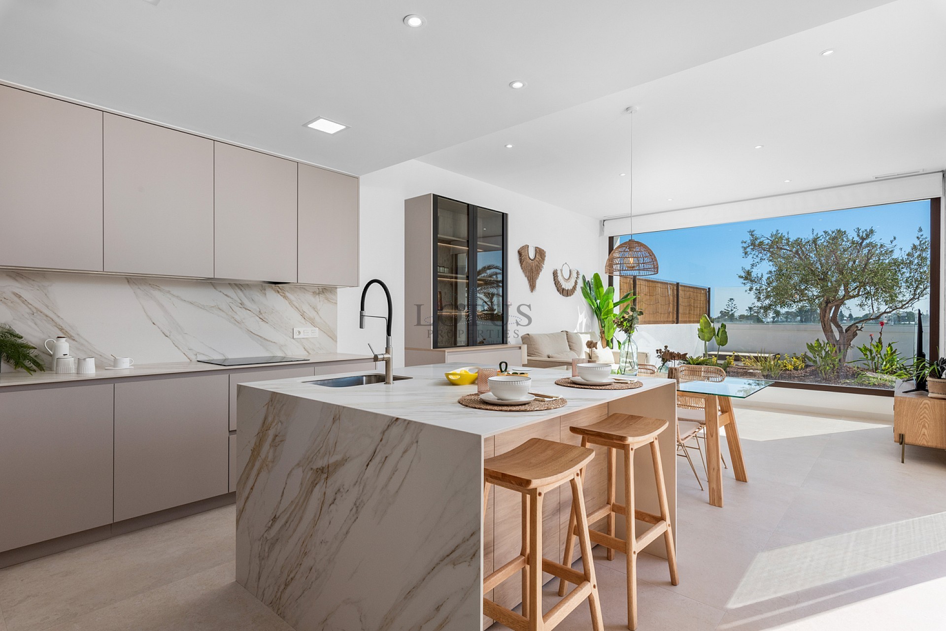 NUEVO PROYECTO CON VILLAS Y APARTAMENTOS - Lotus Properties