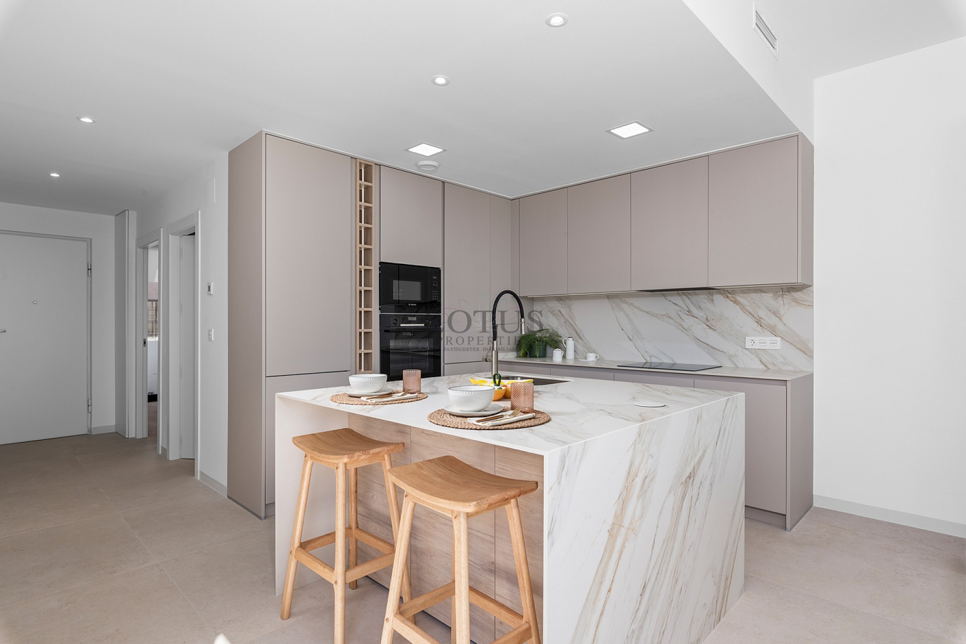 NUEVO PROYECTO CON VILLAS Y APARTAMENTOS - Lotus Properties