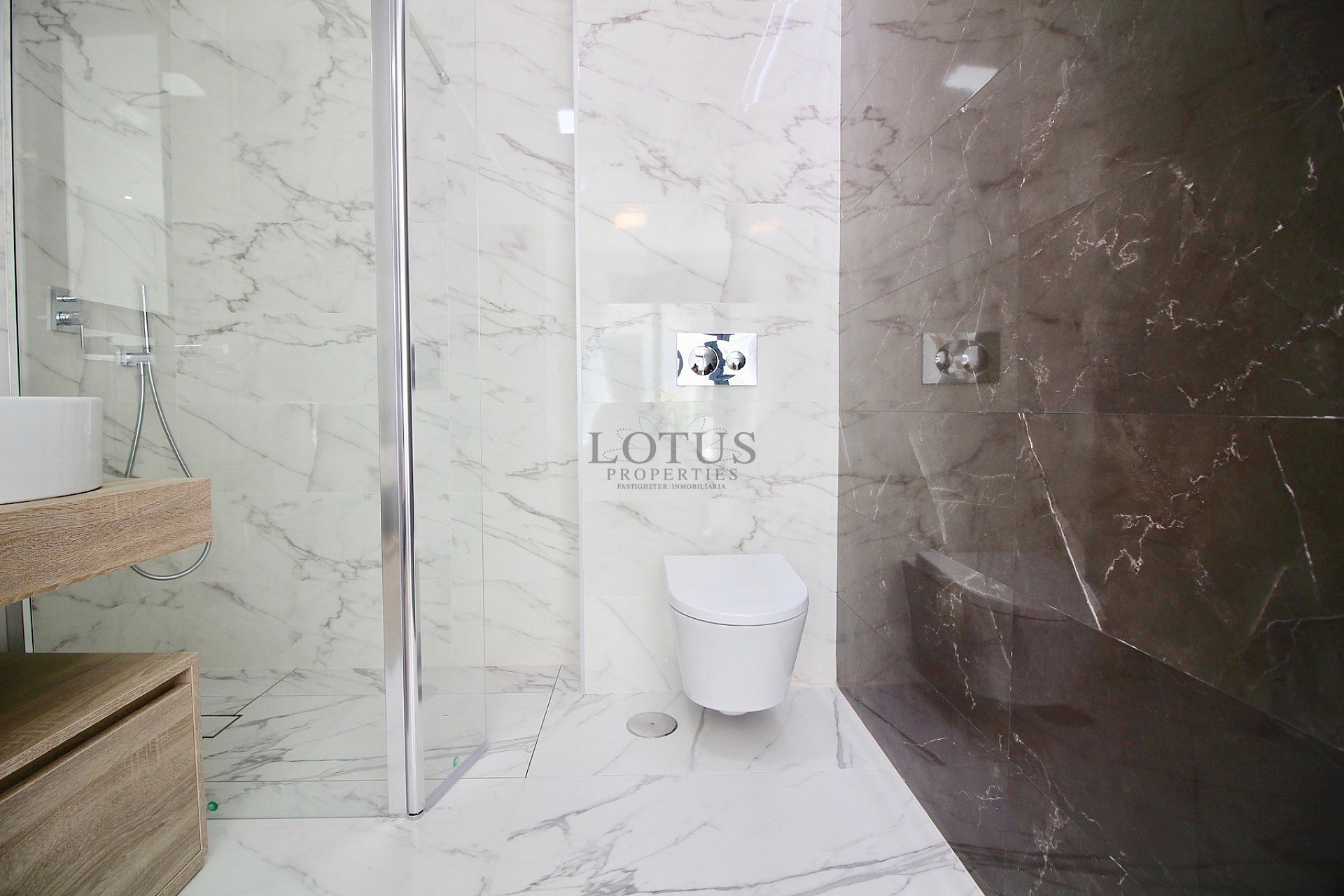 Plantas bajas con 3 dormitorios - Los Balcones - Lotus Properties