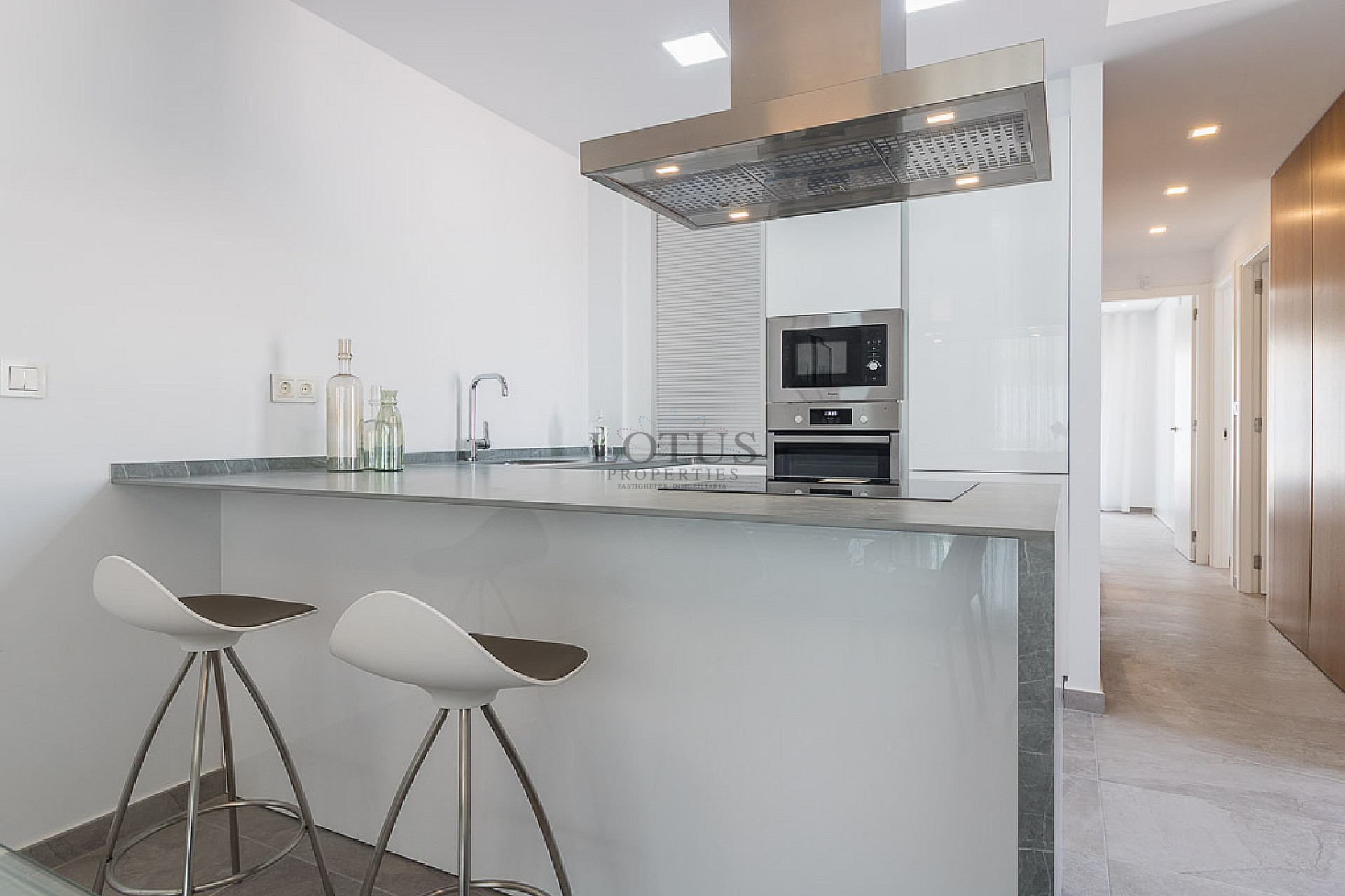 Plantas bajas con 3 dormitorios - Los Balcones - Lotus Properties