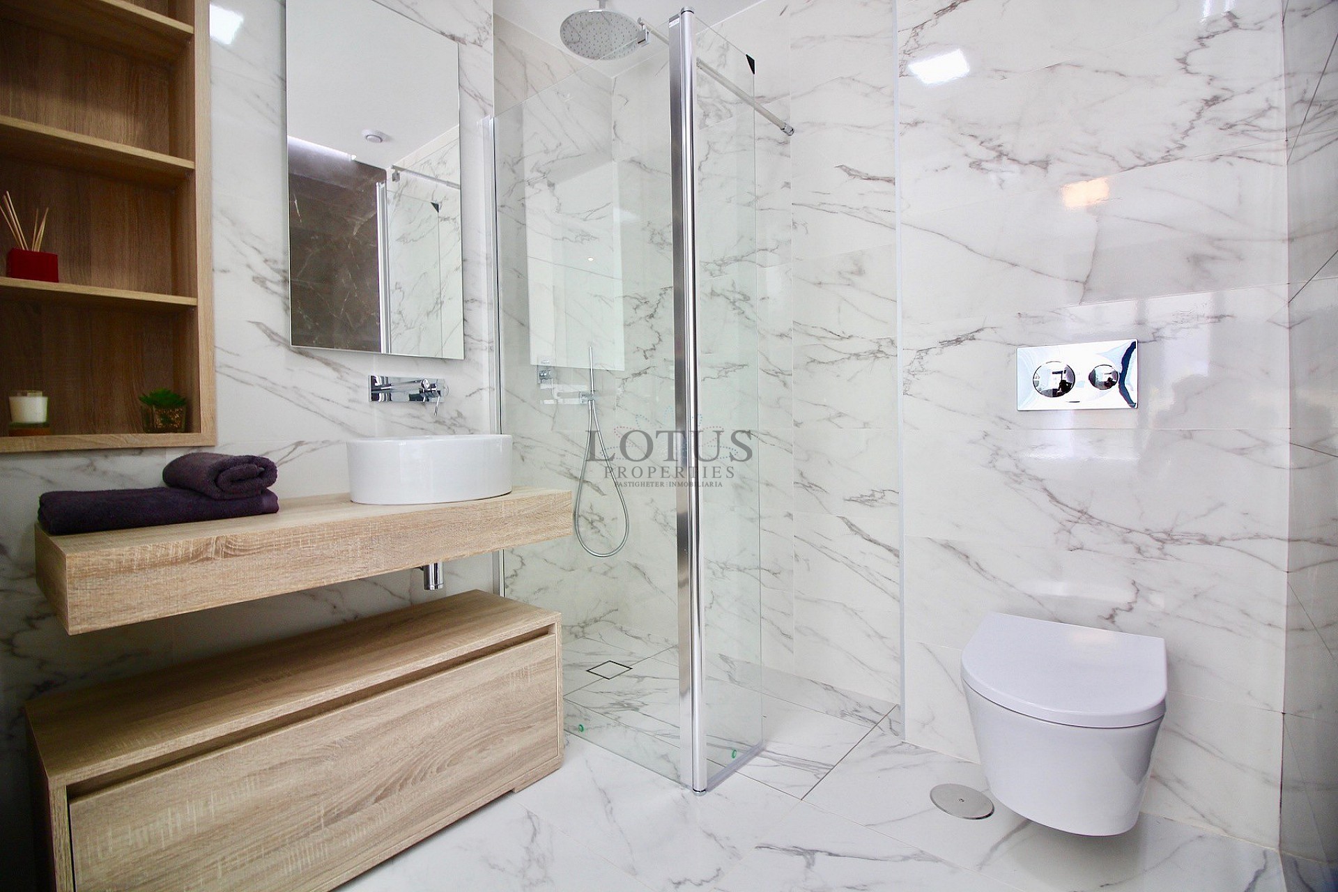 Plantas bajas con 3 dormitorios - Los Balcones - Lotus Properties