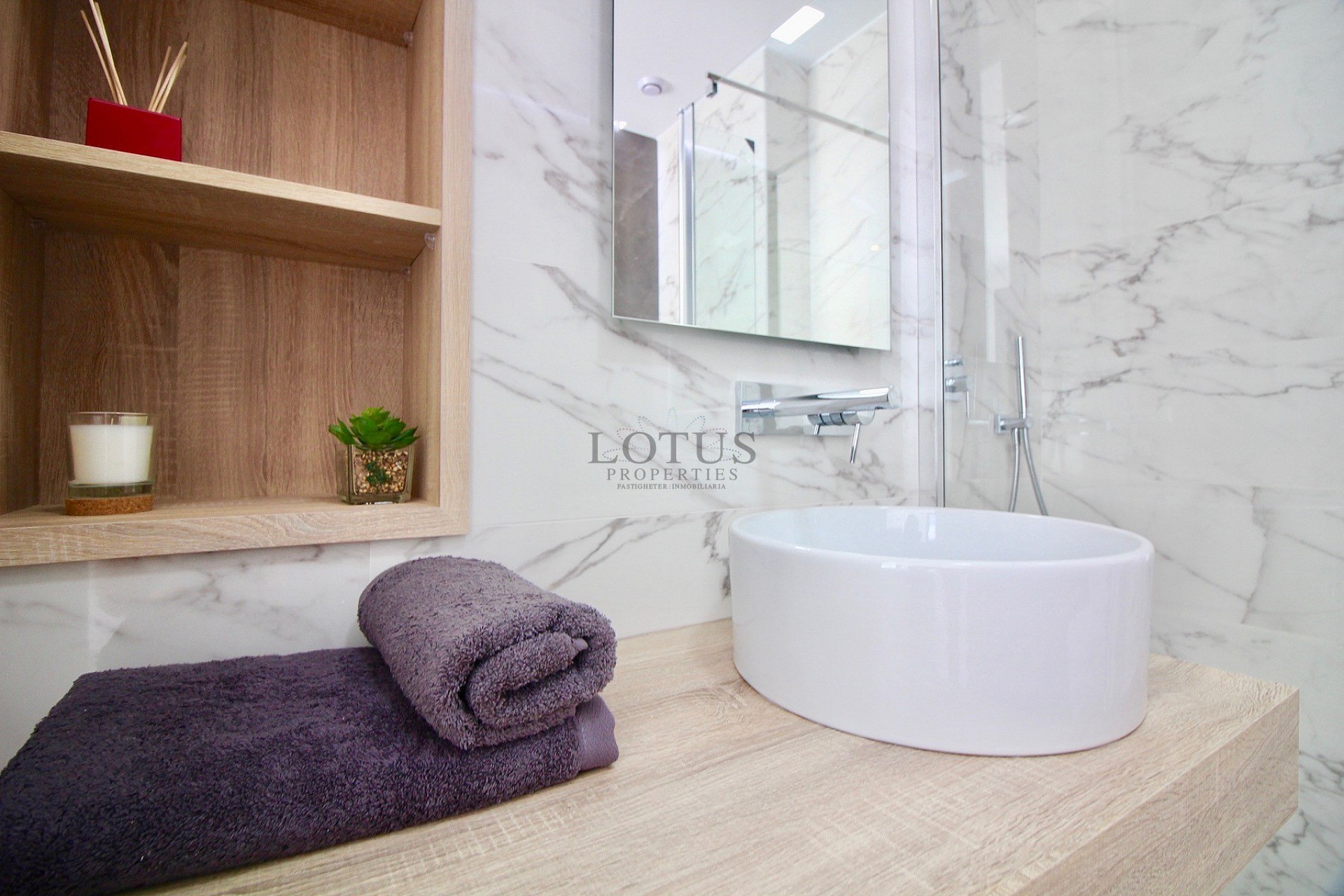 Plantas bajas con 3 dormitorios - Los Balcones - Lotus Properties