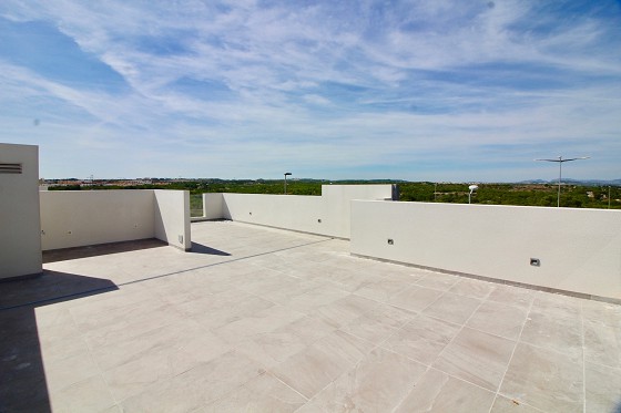 Plantas bajas con 3 dormitorios - Los Balcones - Lotus Properties