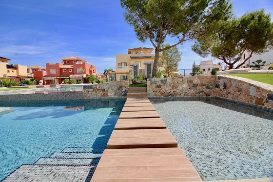 Plantas bajas con 3 dormitorios - Los Balcones - Lotus Properties