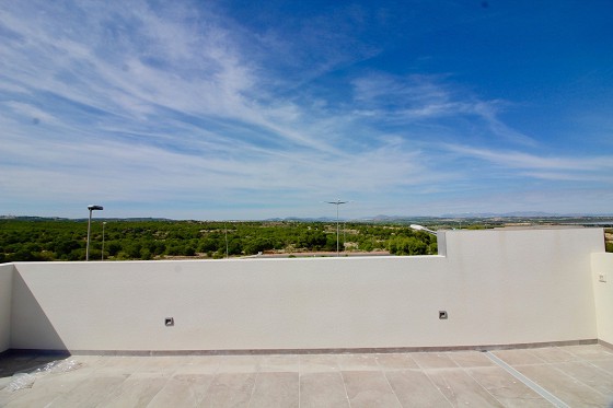 Plantas bajas con 3 dormitorios - Los Balcones - Lotus Properties