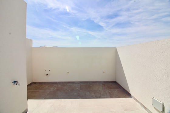 Plantas bajas con 3 dormitorios - Los Balcones - Lotus Properties