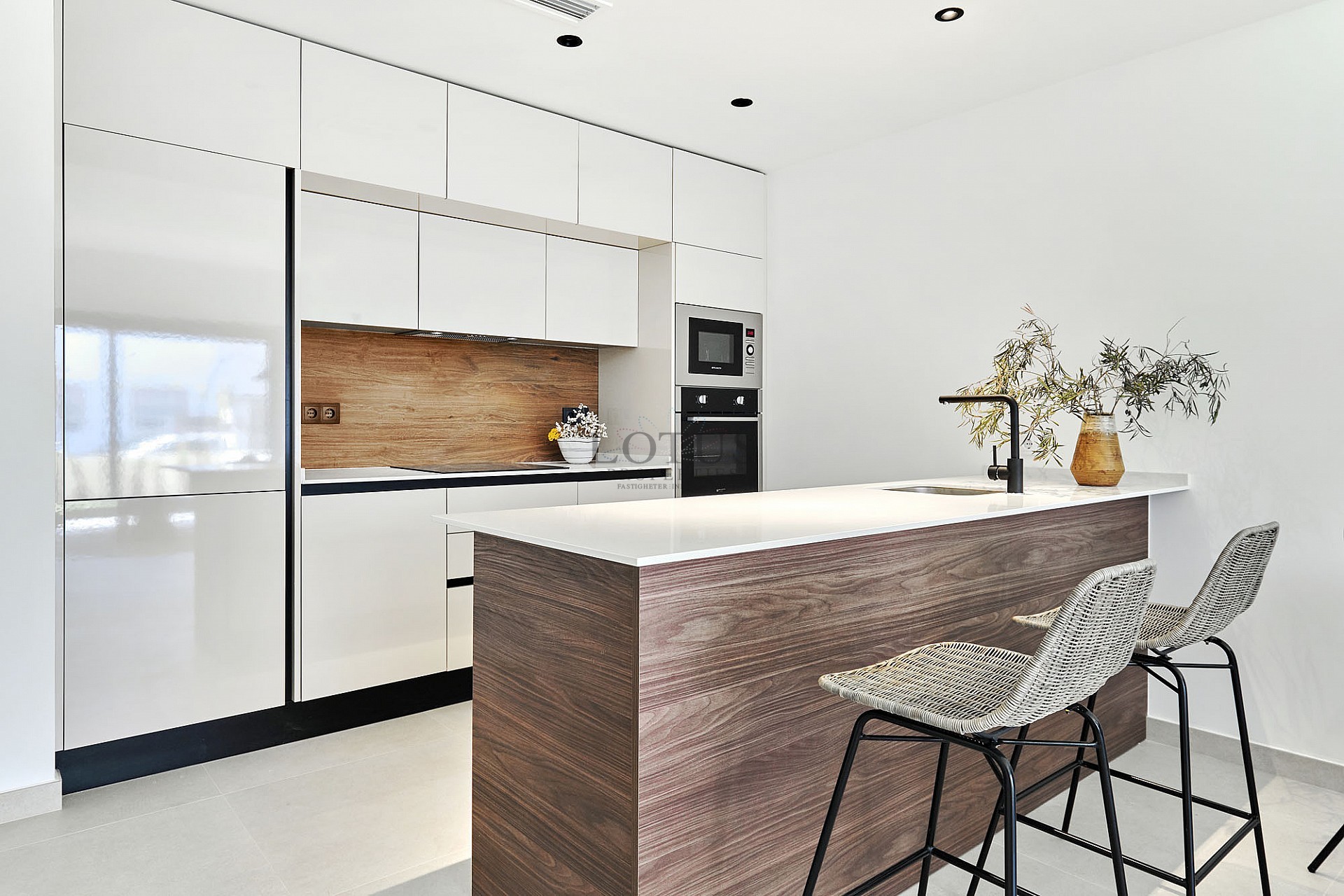 Nuevo resort mediterráneo a 300 m del mar - Torrevieja - Lotus Properties