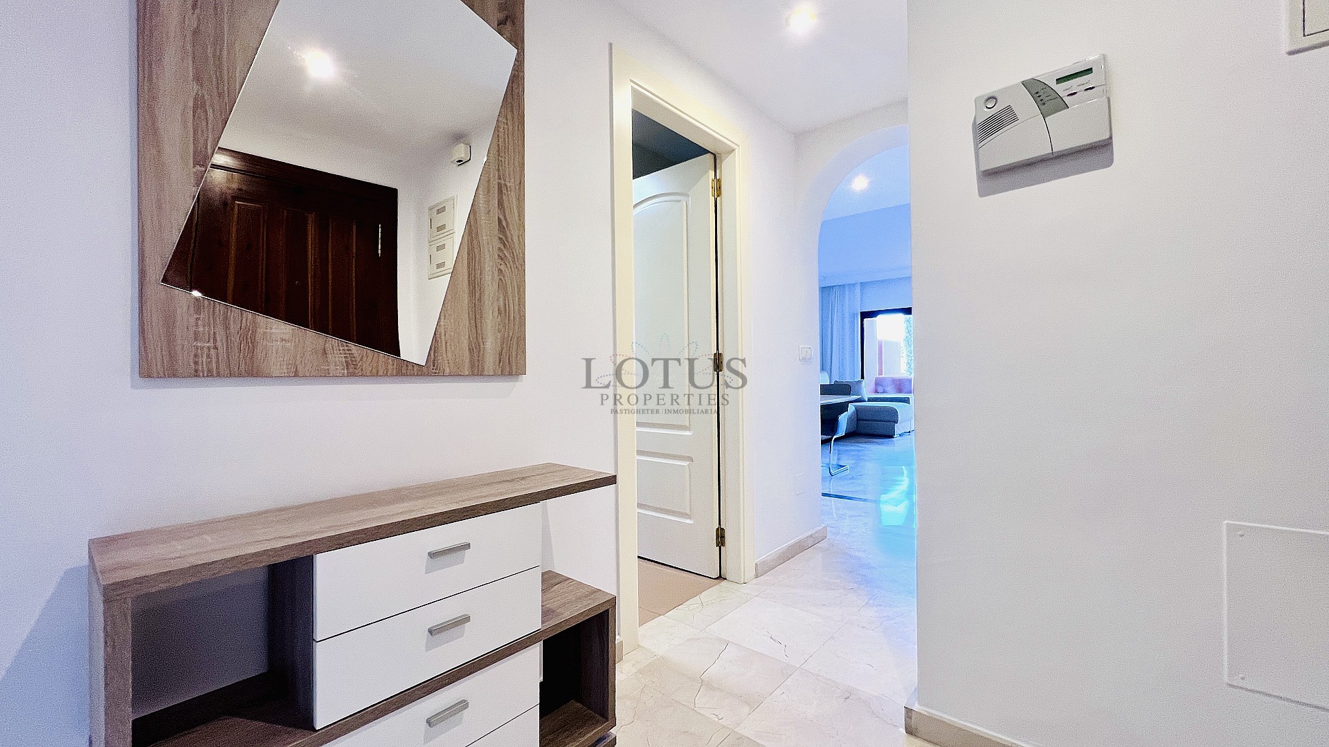 Vivienda Exclusiva junto al Golf de Villamartín – Hogar Moderno en Ubicación Privilegiada cerca de La Zenia Boulevard - Lotus Properties