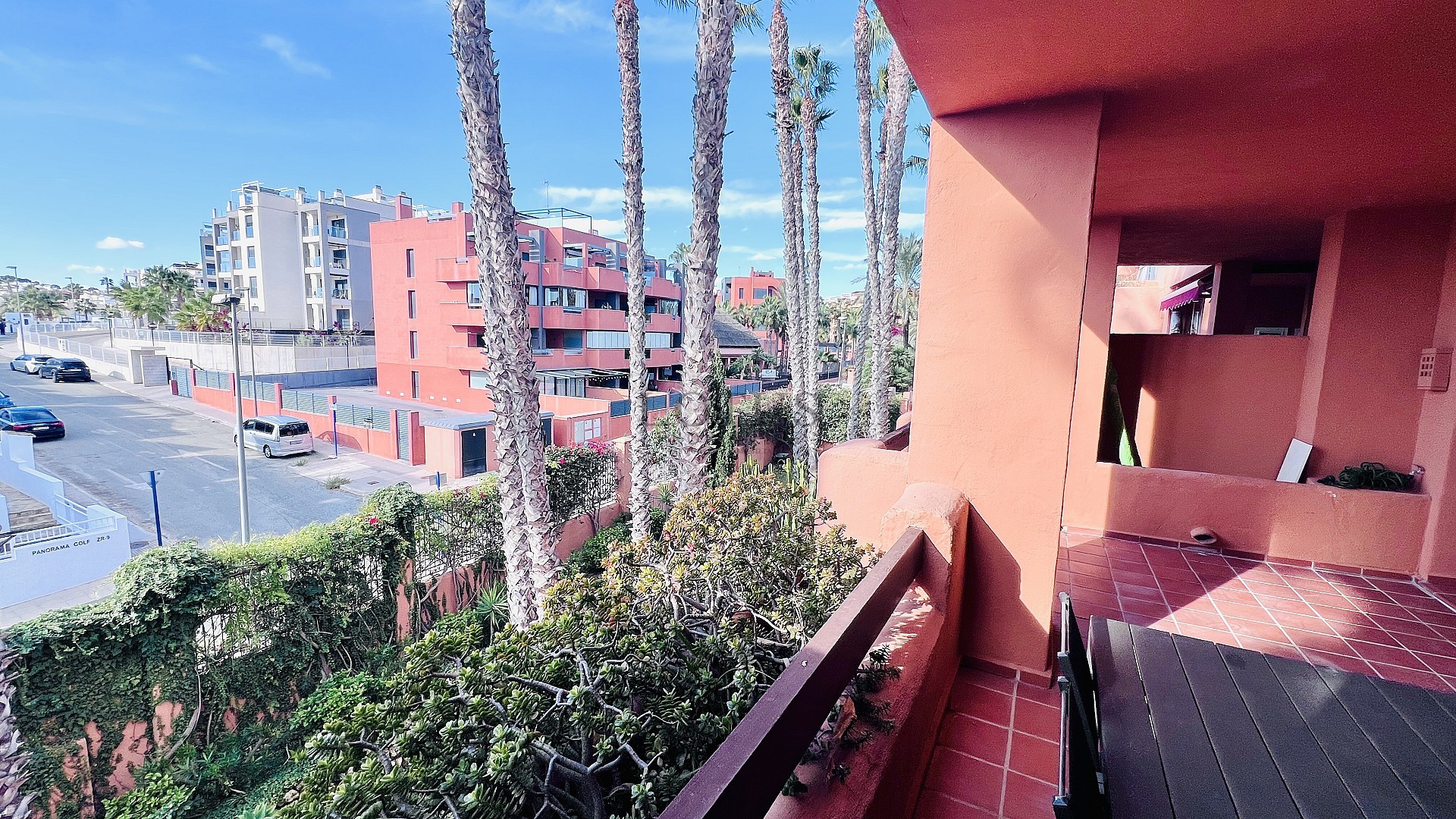 Vivienda Exclusiva junto al Golf de Villamartín – Hogar Moderno en Ubicación Privilegiada cerca de La Zenia Boulevard - Lotus Properties