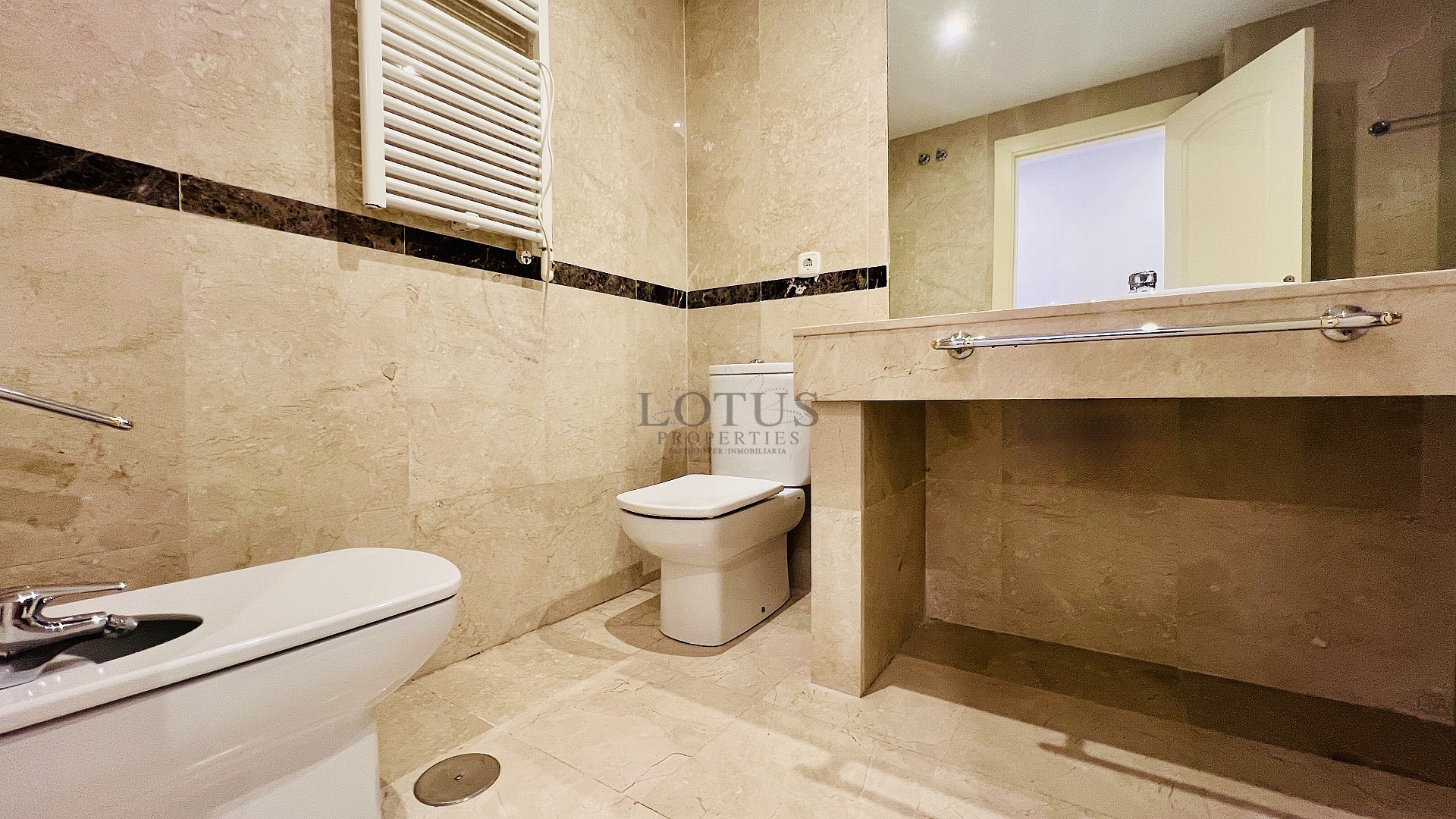 Vivienda Exclusiva junto al Golf de Villamartín – Hogar Moderno en Ubicación Privilegiada cerca de La Zenia Boulevard - Lotus Properties