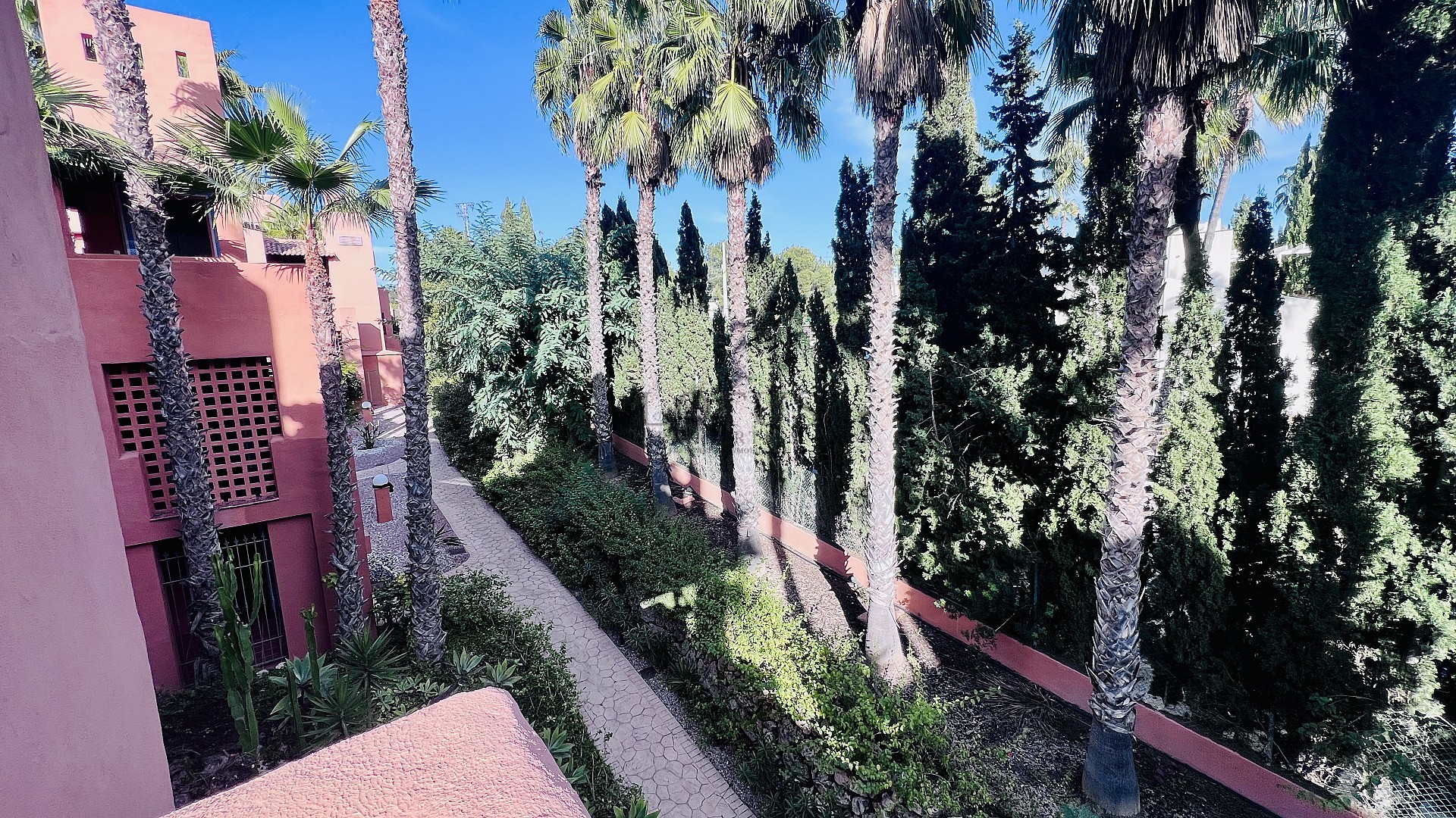 Vivienda Exclusiva junto al Golf de Villamartín – Hogar Moderno en Ubicación Privilegiada cerca de La Zenia Boulevard - Lotus Properties