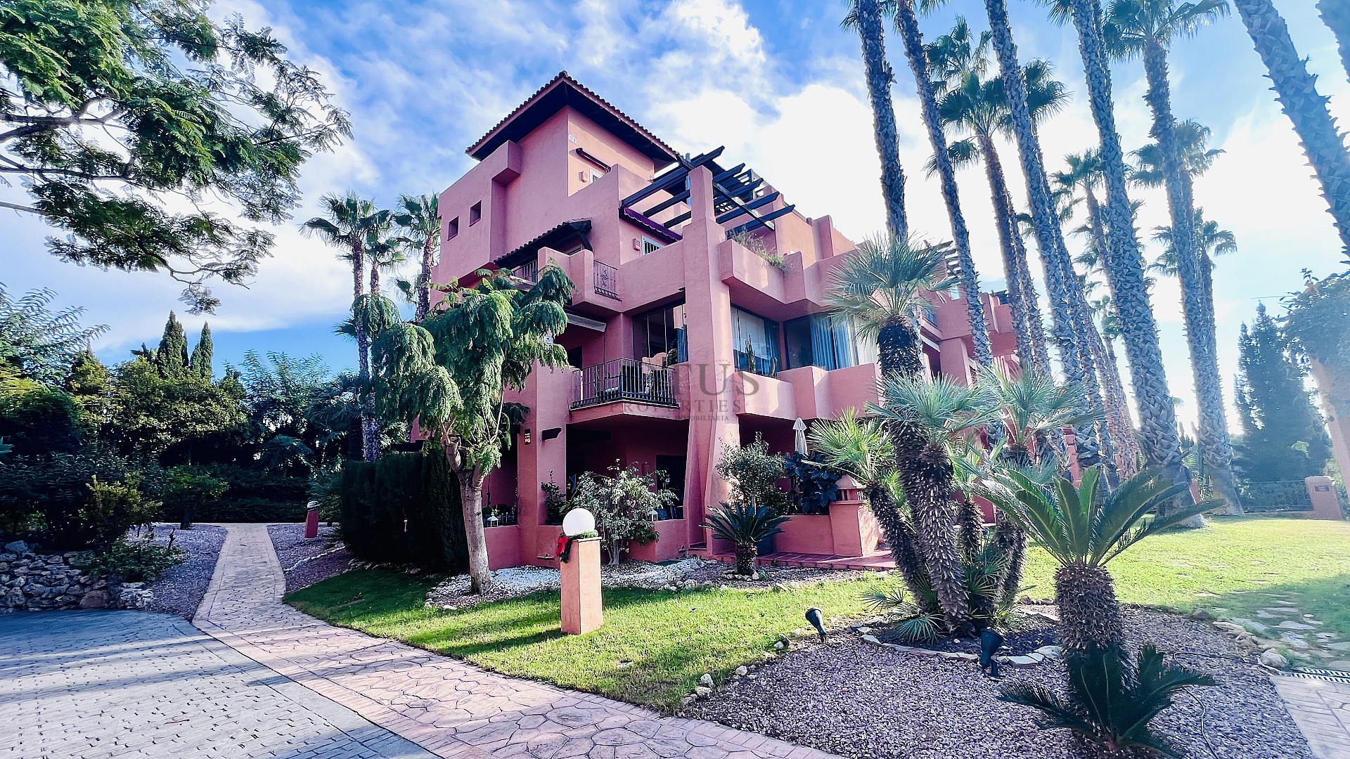 Vivienda Exclusiva junto al Golf de Villamartín – Hogar Moderno en Ubicación Privilegiada cerca de La Zenia Boulevard - Lotus Properties