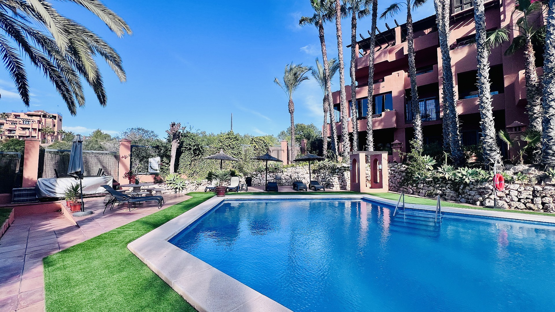 Vivienda Exclusiva junto al Golf de Villamartín – Hogar Moderno en Ubicación Privilegiada cerca de La Zenia Boulevard - Lotus Properties