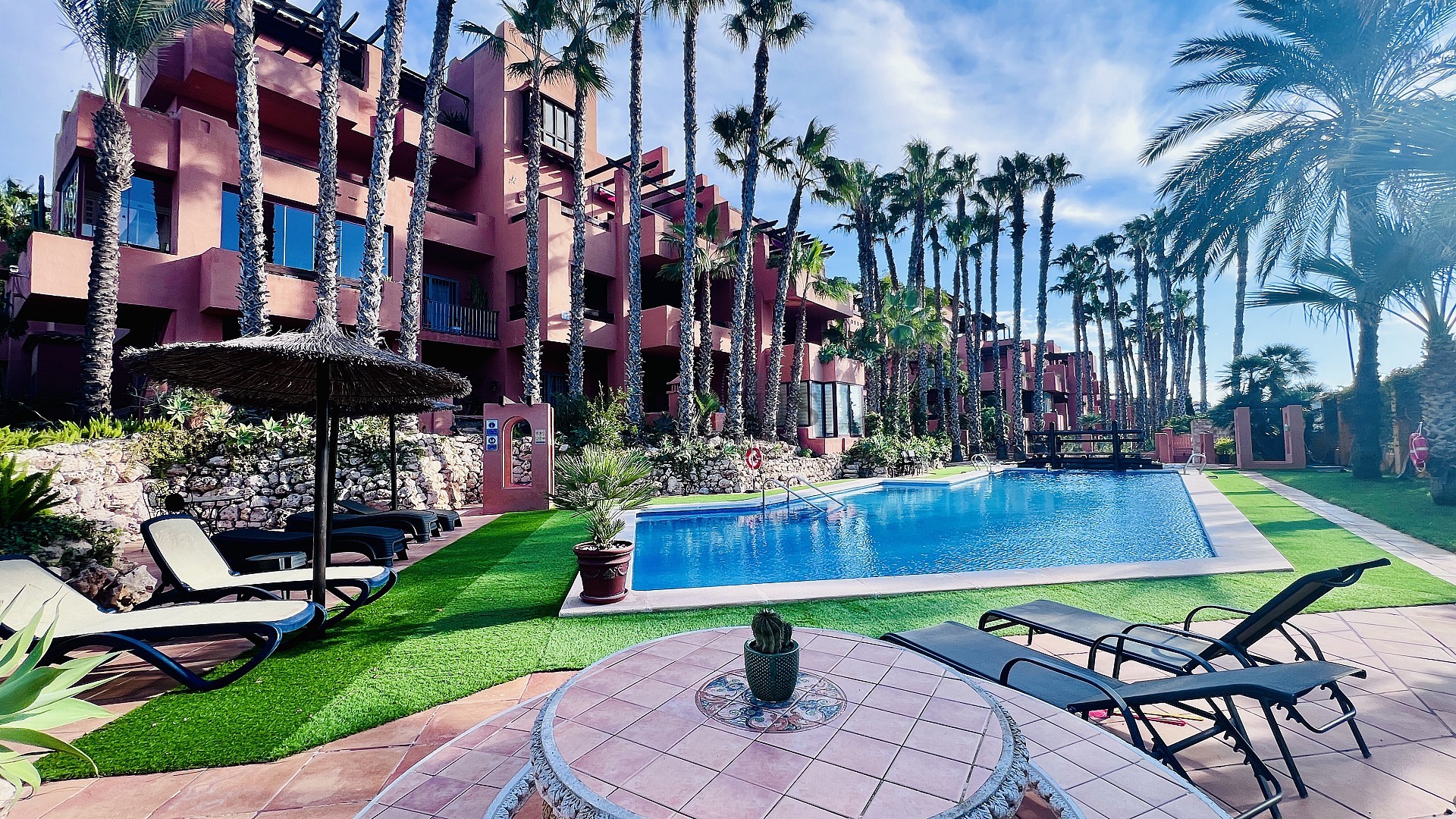 Vivienda Exclusiva junto al Golf de Villamartín – Hogar Moderno en Ubicación Privilegiada cerca de La Zenia Boulevard - Lotus Properties