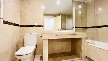 Vivienda Exclusiva junto al Golf de Villamartín – Hogar Moderno en Ubicación Privilegiada cerca de La Zenia Boulevard - Lotus Properties