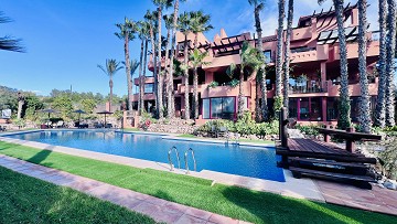 Vivienda Exclusiva junto al Golf de Villamartín – Hogar Moderno en Ubicación Privilegiada cerca de La Zenia Boulevard - Lotus Properties