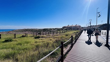 Stilren, renoverad bostad endast 140 meter från stranden i La Mata - Lotus Properties