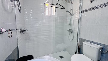 Charmigt radhus med tre sovrum och gemensam pool – nära allt du behöver! - Lotus Properties