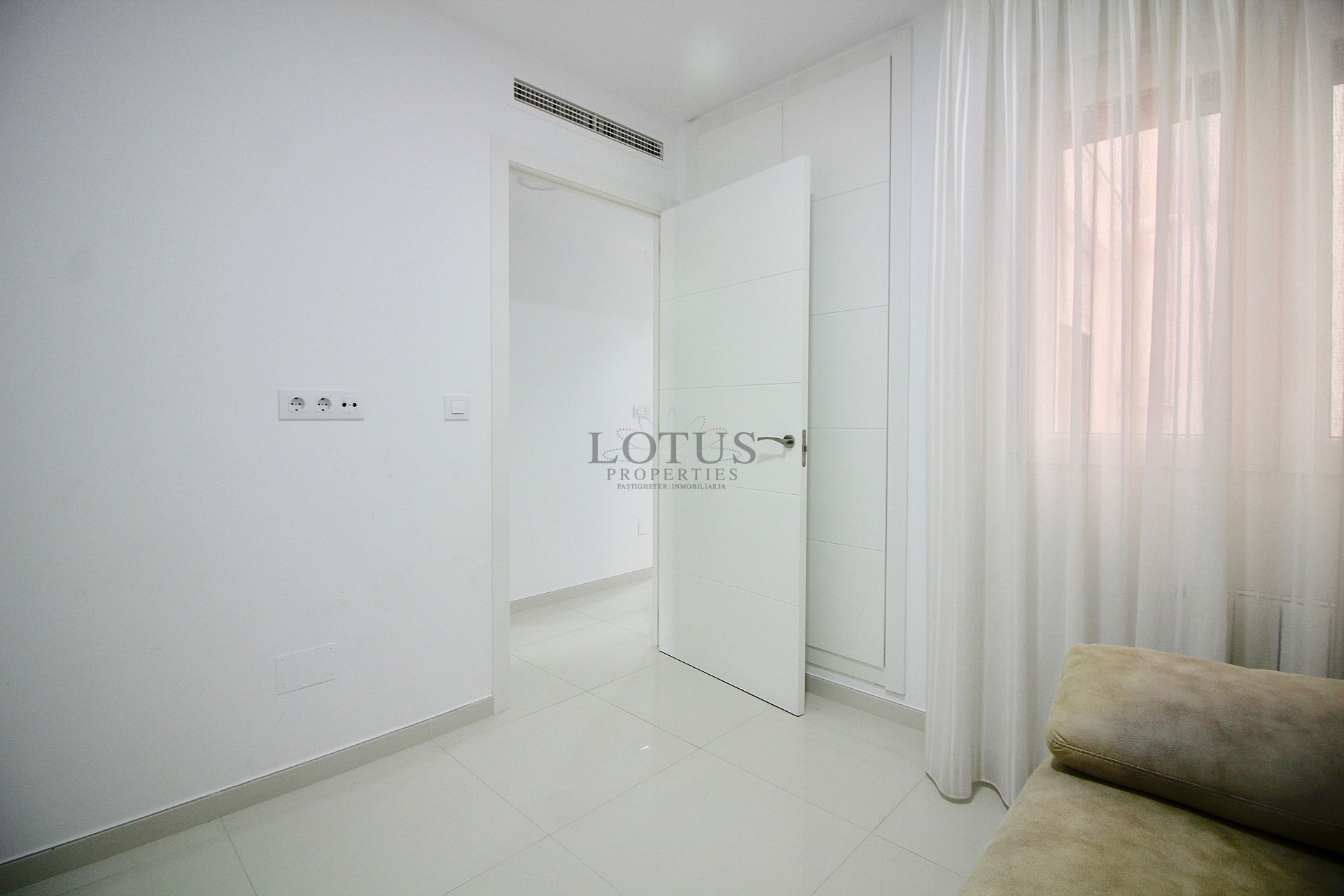 Renoverad med 3 sov 100 m till Playa Del Cura - Lotus Properties